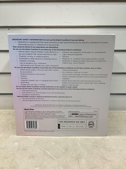 Shark CryoGlow Under-Eye Cooling + LED Anti-Aging & Skin Clearing Face Mask