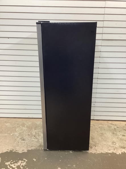 FRIGIDAIRE 6.5 CU. FT. UPRIGHT FREEZER- PLATINUM DESIGN