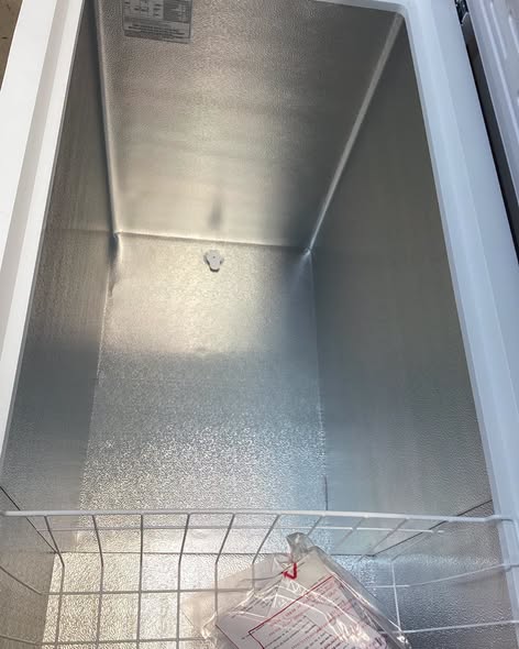 Frigidaire 43.94 in. 10 cu. ft. Manual Defrost Chest Freezer in White Garage Ready