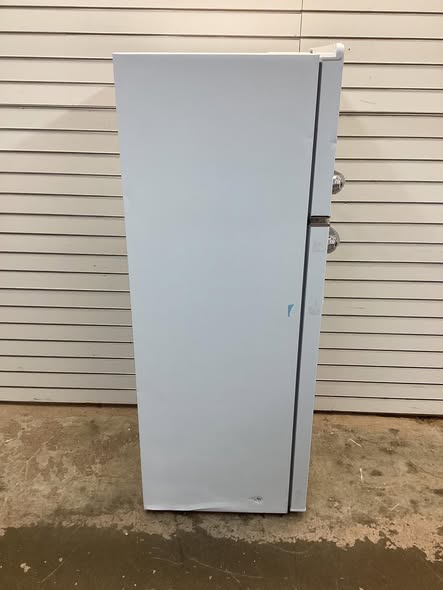 Frigidaire 7.2 cu. ft. Retro Top Freezer Refrigerator in white with Chrome Handle and Trim