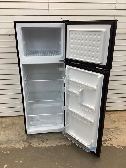 Frigidaire, 7.5 Cu. ft. Refrigerator