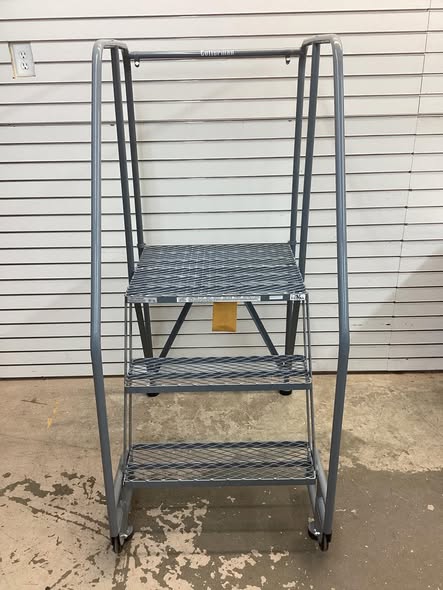 COTTERMAN 3 Step Rolling Ladder 2.5ft Platform Height 9Ft Reach