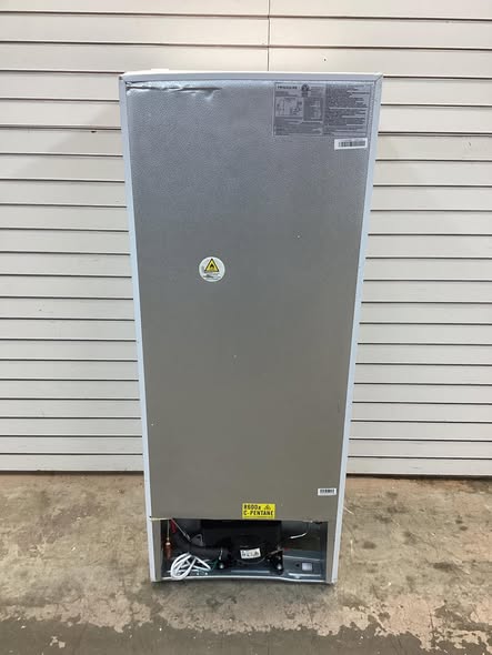 Frigidaire 7.5 cu. ft. Top Freezer Refrigerator in White