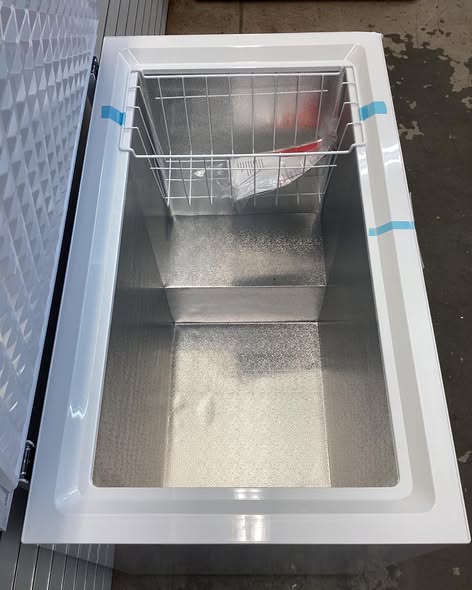 Frigidaire 7.0 cu ft Chest Freezer, White