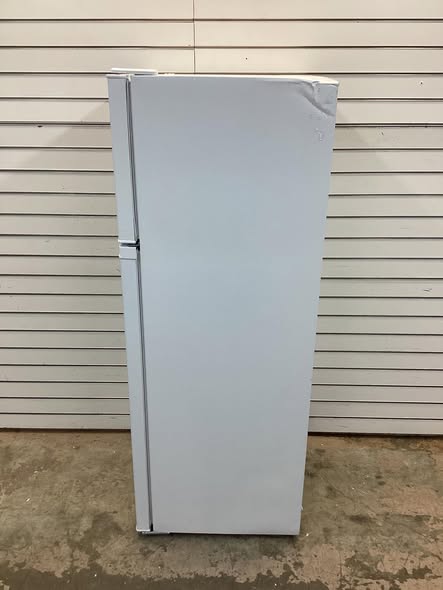 Frigidaire 7.5 cu. ft. Top Freezer Refrigerator in White
