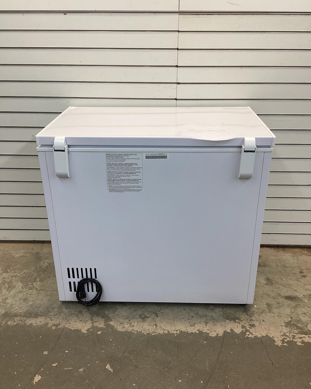 Frigidaire 7.0 cu ft Chest Freezer, White