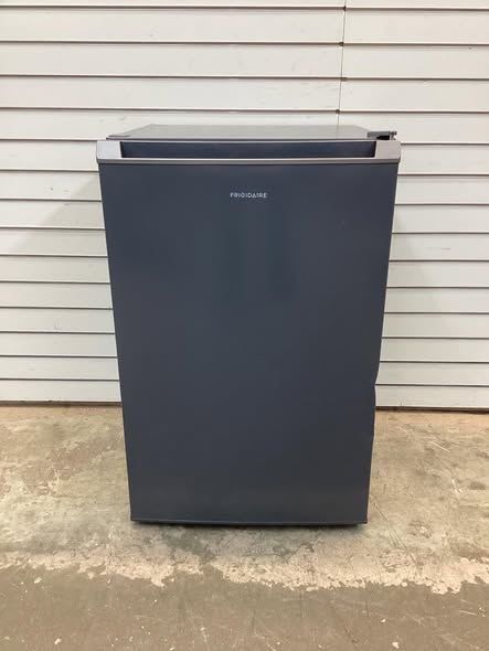 Frigidaire 4.5 cu. ft. Retro Mini Refrigerator with Freezer