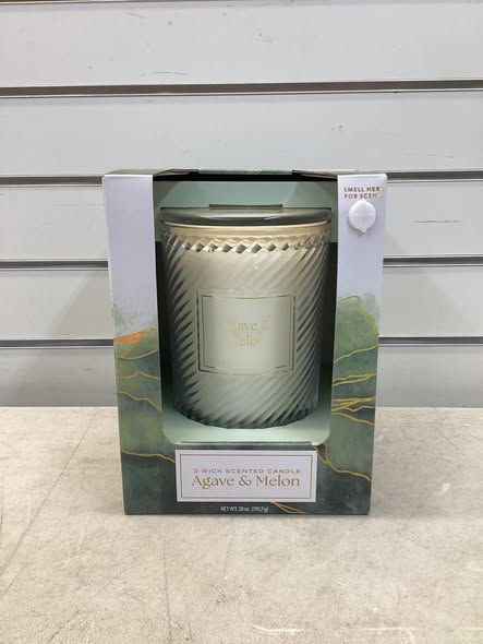 Member's Mark 3-Wick Ribbed Glass Candle, 28 oz