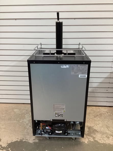 Frigidaire 6.1 cu. ft. Kegerator Beer Bar with Single Tap - Lightly Used