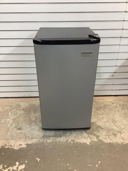 Frigidaire Gallery 3.2 Cu Ft Compact Fridge