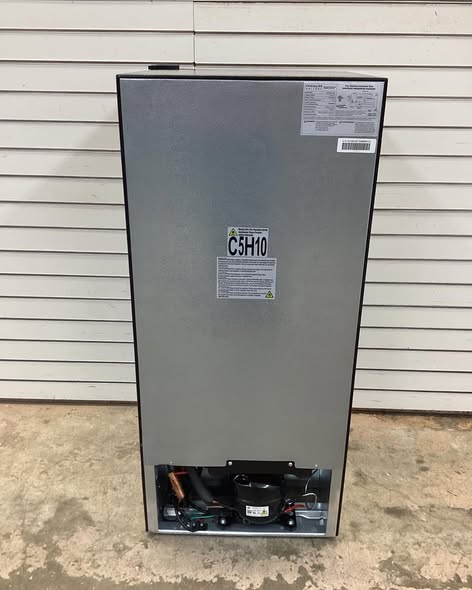 Frigidaire Gallery 4.5-cu ft Mini Fridge with Freezer