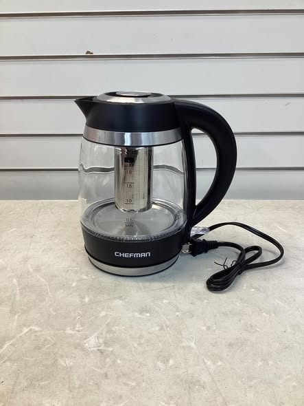 Chefman Fast-Boil 1.8L Electric Kettle, 1500W with Removable Tea Infuser - Lightly Used