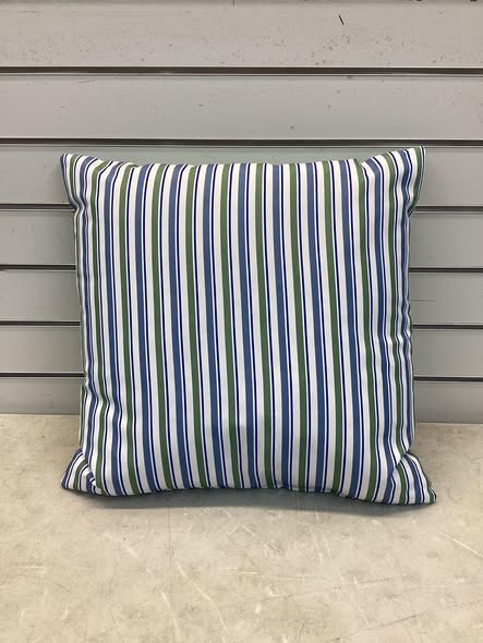 Room Essentials 17” x 17” Outdoor Throw Pillow