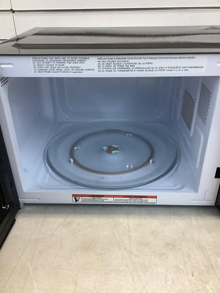 Frigidaire 1.5 cu. ft. 1000 w Countertop Microwave in Stainless Steel