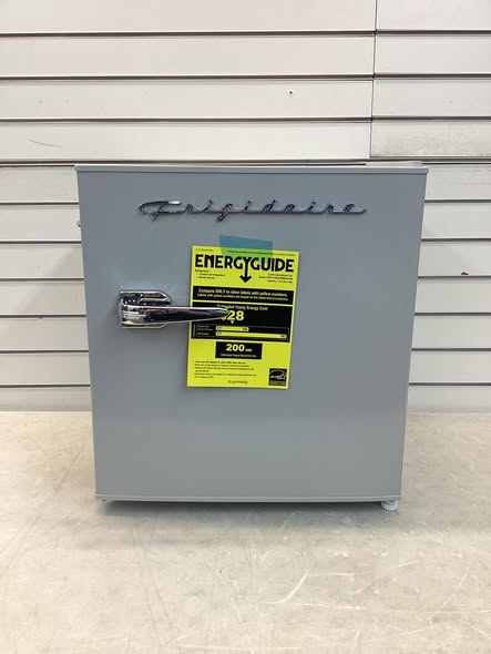 Frigidaire 1.6 cu. Ft. Retro Mini Refrigerator in Silver Moonbeam