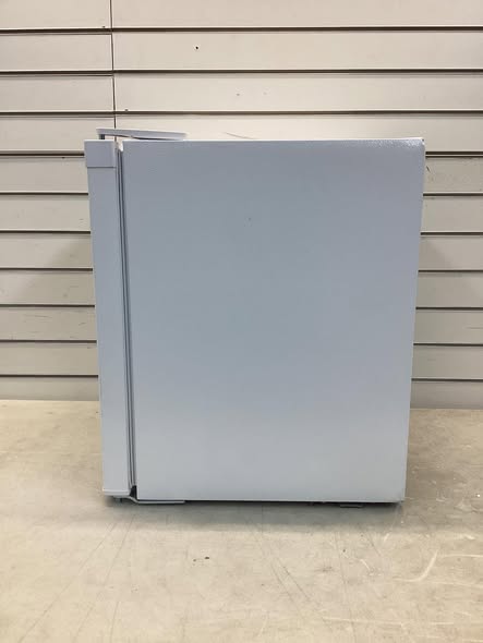Frigidaire 1.6 cu. ft. Mini Fridge in White with Freezer