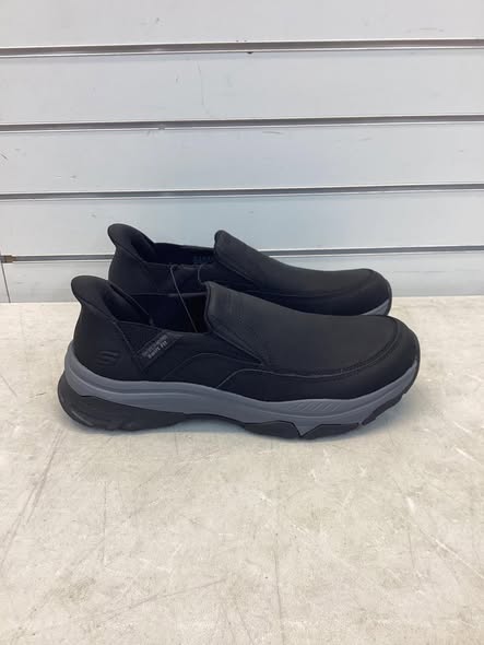 Skechers Men's Hands Free Swift Fit Sneaker Size 11