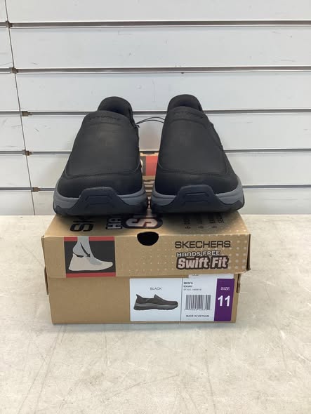 Skechers Men's Hands Free Swift Fit Sneaker Size 11