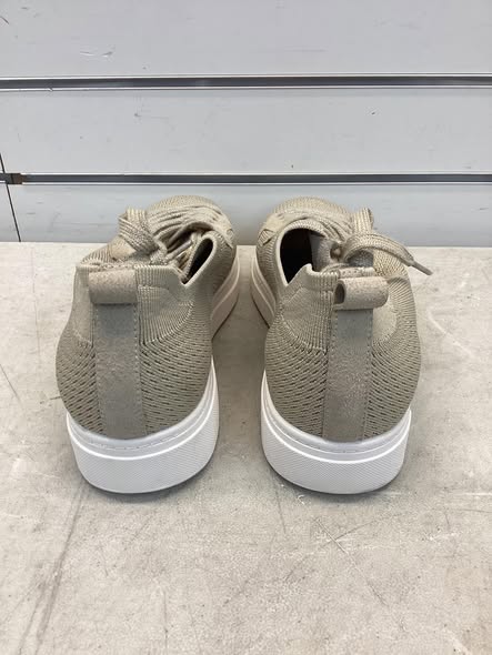 White Mountain Women's Lace-Up Sneaker Size 10