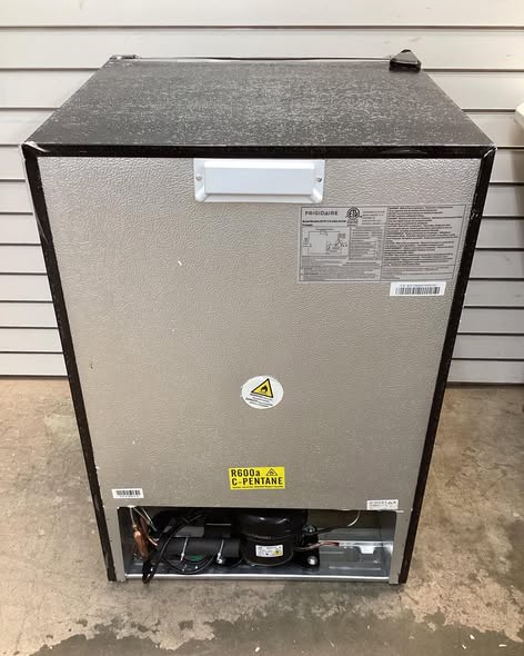Frigidaire 3.0 cu. ft. Upright Freezer- EFRF314, Platinum