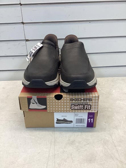 Skechers Men's Hands Free Swift Fit Sneaker Size 11