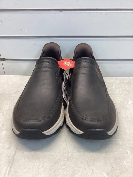 Skechers Men's Hands Free Swift Fit Sneaker Size 10