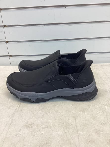 Skechers Men's Hands Free Swift Fit Sneaker Size 11