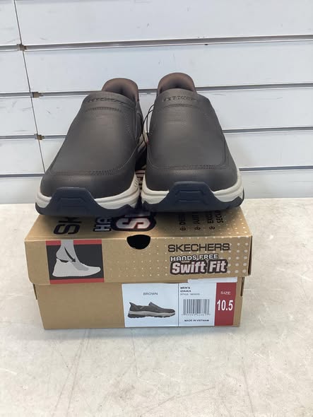Skechers Men's Hands Free Swift Fit Sneaker Size 10.5
