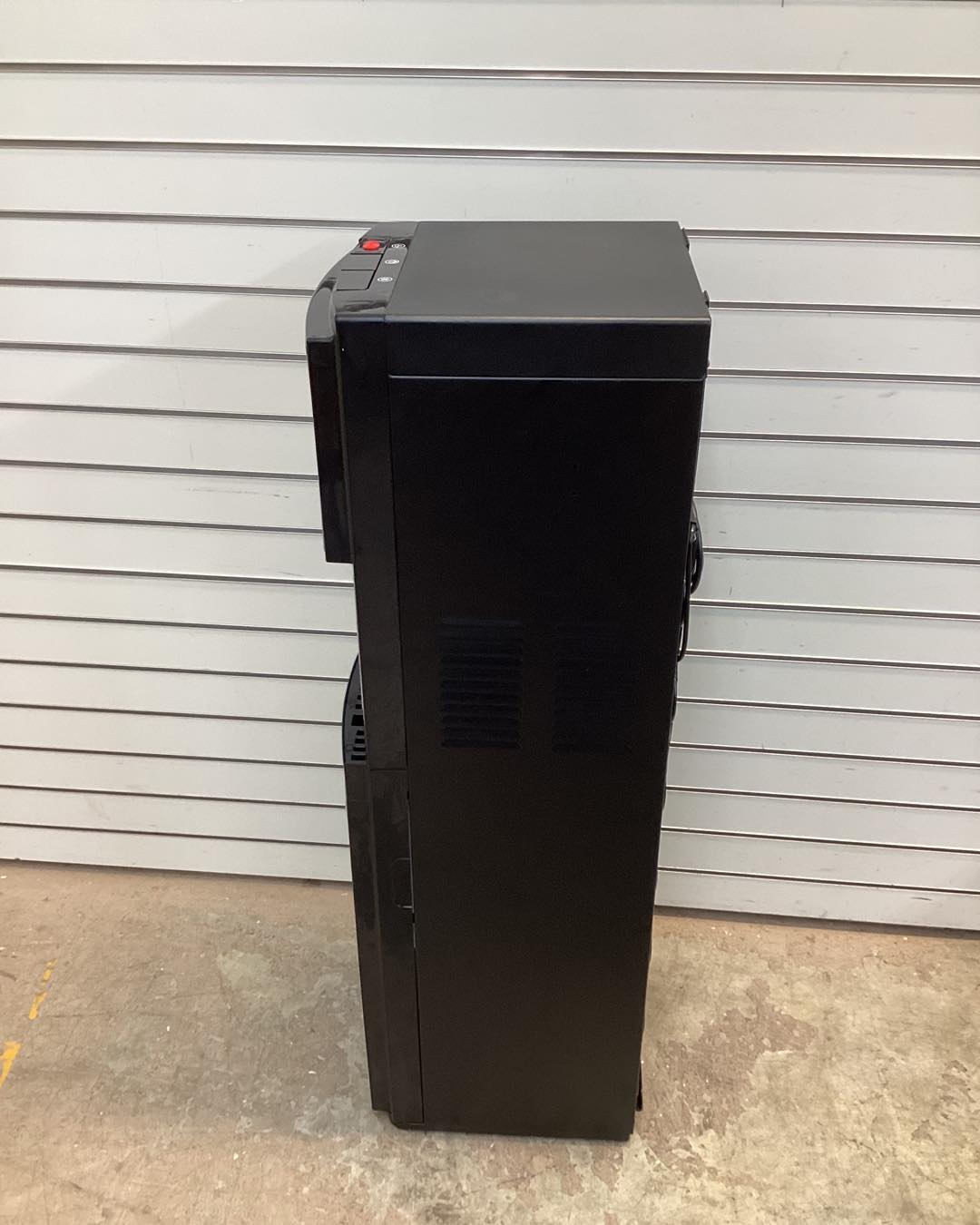 Frigidaire 5 Gallon Bottom Loading Hot and Cold Water Dispenser in Stainless Steel