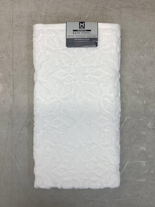 Members Mark Decorative White Bath Towel - 30” x58”