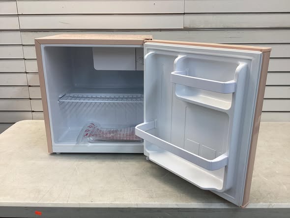 Frigidaire 1.6 cu ft Mini Refrigerator in Coral with Freezer