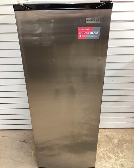 Frigidaire 6.5 Cu ft Upright Freezer