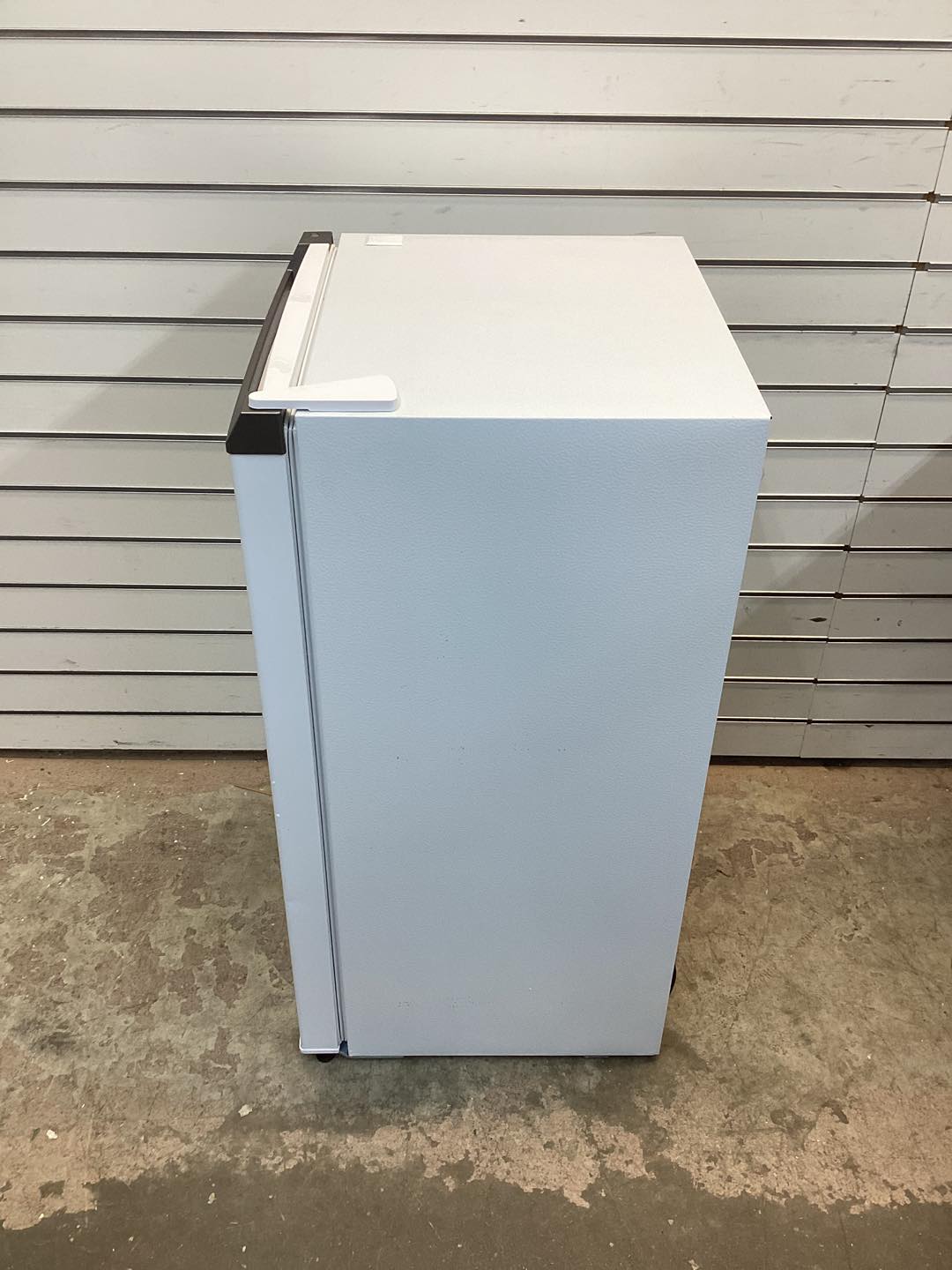 Frigidaire 3.2 cu. ft. Sleek Mini Refrigerator in White with Recessed Handle and Reversible Door