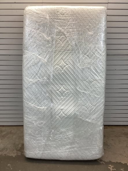Member's Mark Hotel Premier Memory Foam Mattress Size Twin Firm 11” Thickness