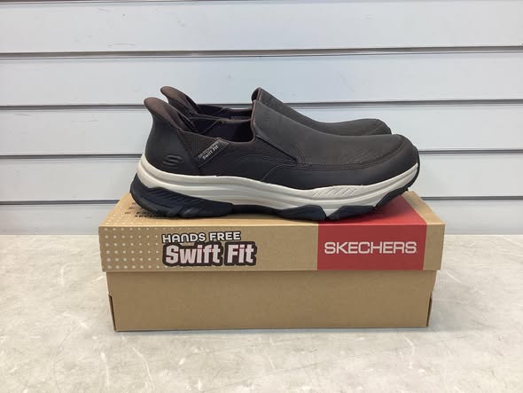 Skechers Men's Hands Free Swift Fit Sneaker - Size 12