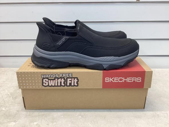 Skechers Men's Hands Free Swift Fit Sneaker - Size 10