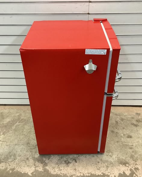 Frigidaire 3.1 cu. ft. 2 Door Retro Mini Fridge in Red