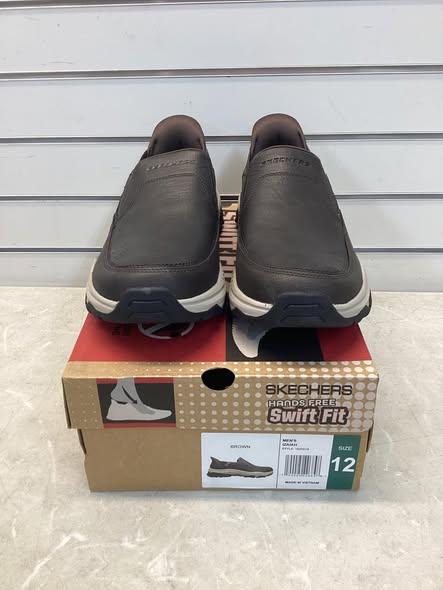 Skechers Men's Hands Free Swift Fit Sneaker - Size 12