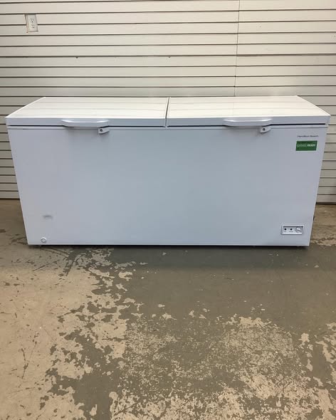 Hamilton Beach 82 in 30 cu. ft. Manual Defrost Dual Door Chest Freezer in White