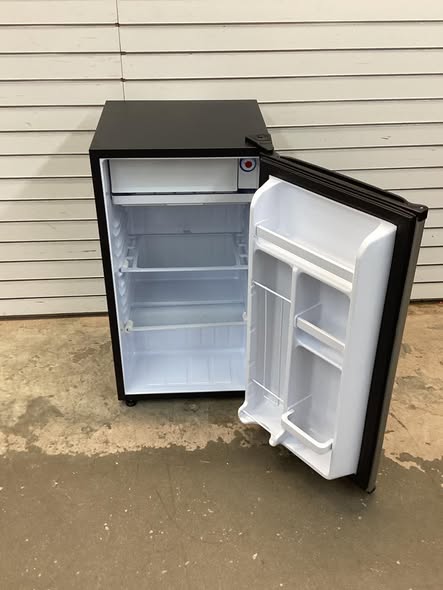 Frigidaire Gallery 3.2 Cu Ft Compact Fridge