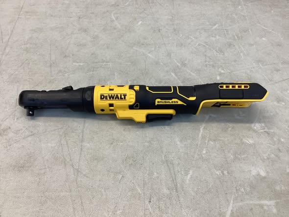DEWALT 20-Volt Maximum Lithium-Ion 3/8 in. and 1/2 in. Cordless Ratchet Kit with 1.7 Ah Battery, Charger and Bag