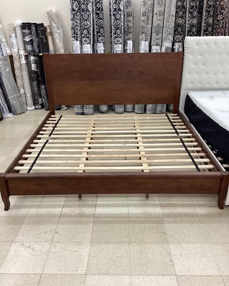 Yolo Brown Walnut Solid Red Oak Wood Frame King Size Platform Bed Frame with Headboard Wooden Slat Support