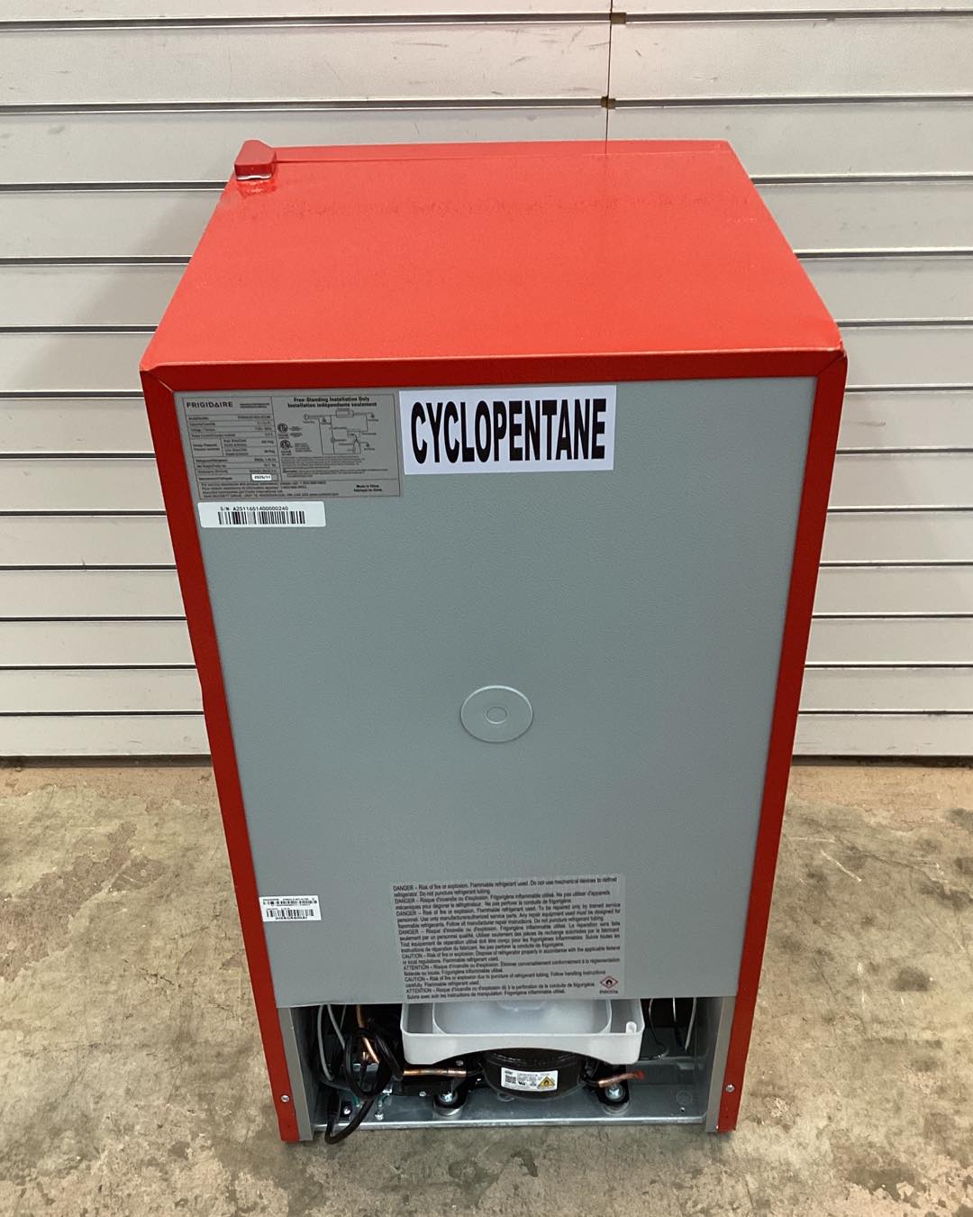 Frigidaire 3.1 cu. ft. 2 Door Retro Mini Fridge in Red