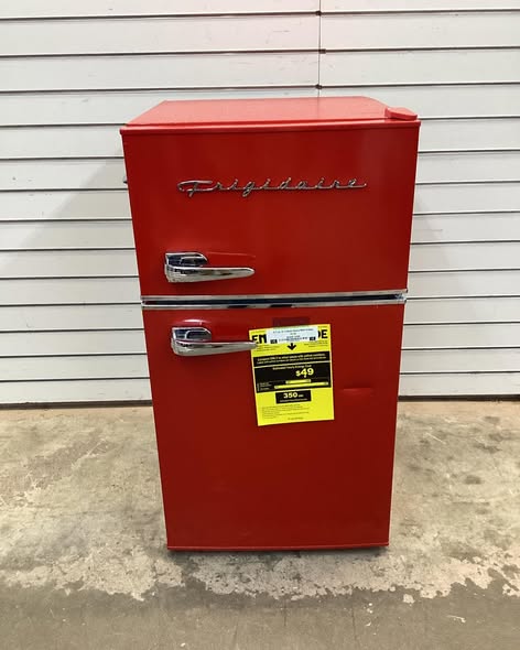Frigidaire 3.1 cu. ft. 2 Door Retro Mini Fridge in Red