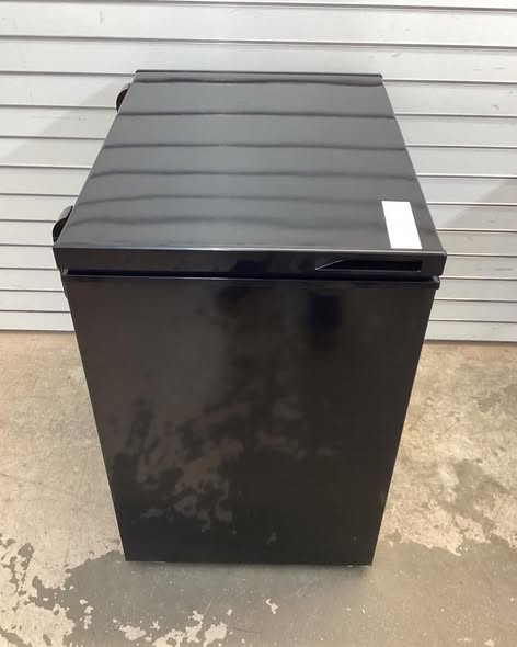 Frigidaire 5.0 CU FT CHEST FREEZER in Black
