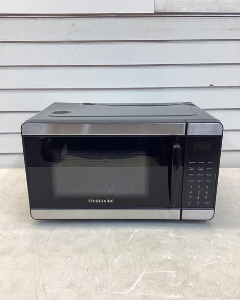 Frigidaire 0.7 cu. ft. Countertop Microwave in Stainless Steel