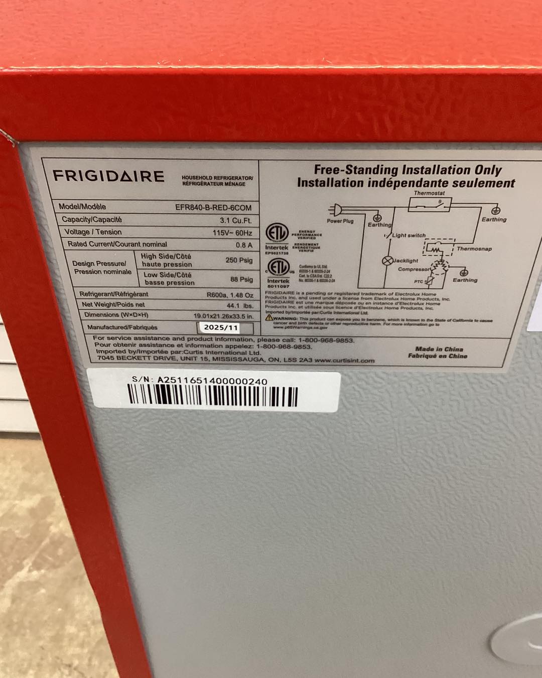 Frigidaire 3.1 cu. ft. 2 Door Retro Mini Fridge in Red