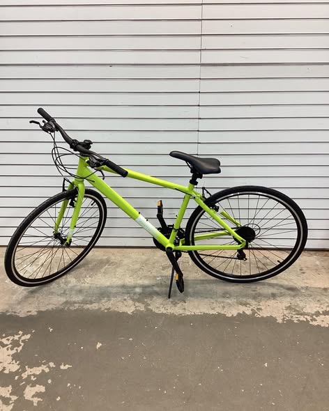 batch Fitness Bicycle Medium Frame 28” Wheel in Gloss Moss Yellow