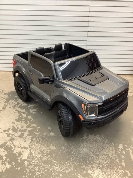 Huffy 12V Ford F-150 Raptor Ride-On Truck