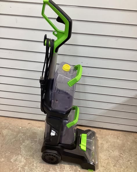 Lightly used Bissell TurboClean DualPro Pet Carpet Cleaner, Missing attachments.